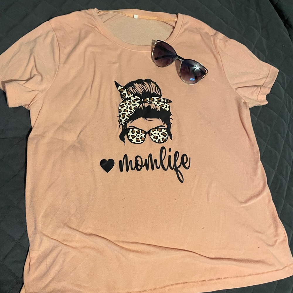 Mom tee - Picture 2 of 2